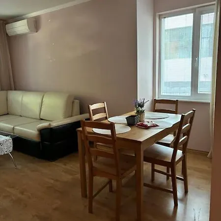 Apartamento Vlado And Tedi